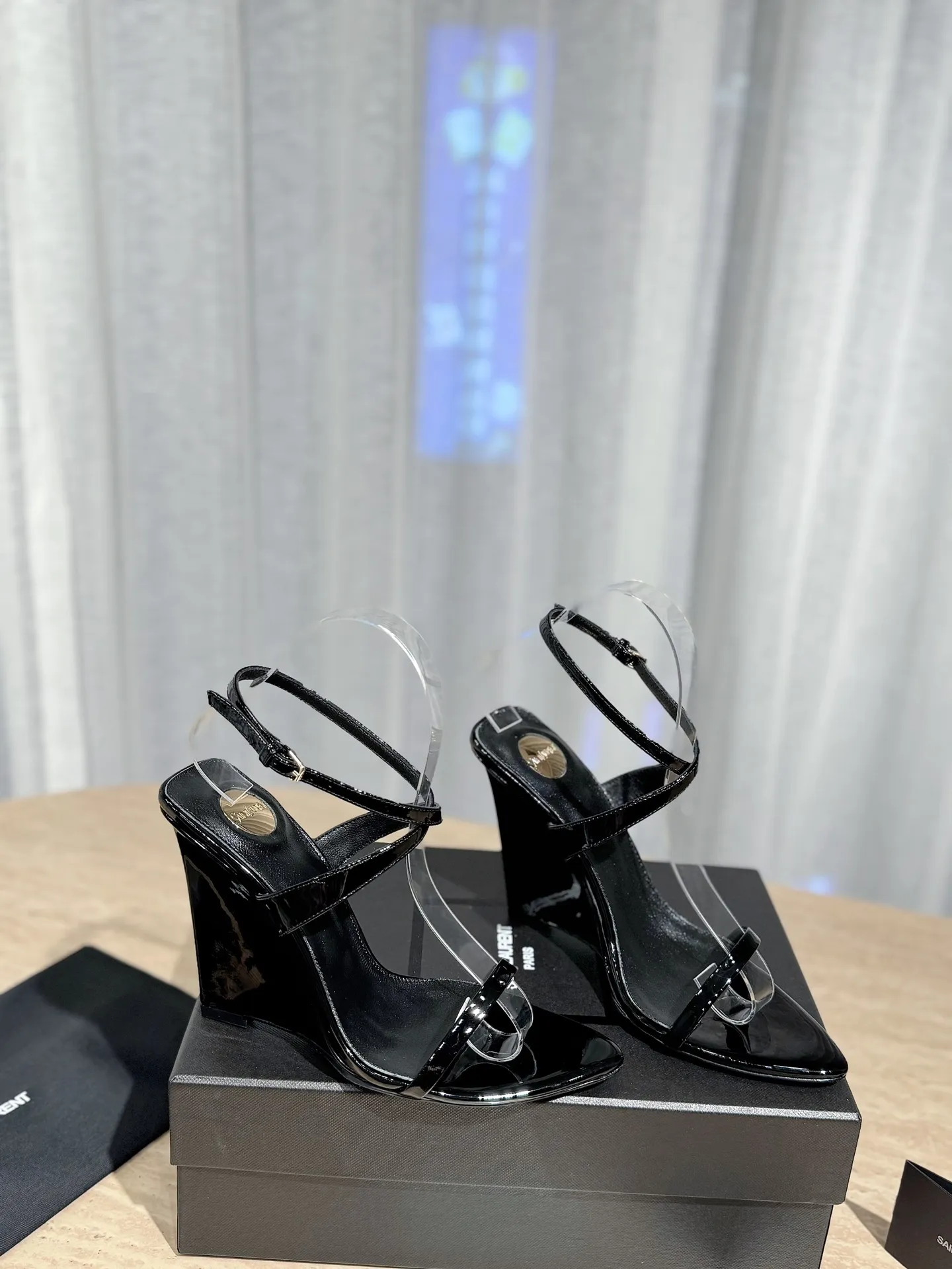 👟👟Ex-factory price 540👟👟 High version "SAINT LAUREN*" Saint Laurent YSL 25ss/spring and summer new catwalk style large rhinestone high-heeled shoes and sandals. Only YSL understands women's hearts best and does not accept refutation. It is a super invincible feminine artifact and a must-have for women (z-product full-body customization, own molded hardware accessories, perfect consistency). Compare the differences between pictures and goods on the market. ✔Upper: Customized imported silk ✔Lining: Imported 🐑Sheep leather ✔Sole: Imported genuine leather outsole ✔Heel height: 10.5cm ✔Number of yards: 35-39 (40, 41, 42 can be customized and non-returnable) (Full set of packaging)